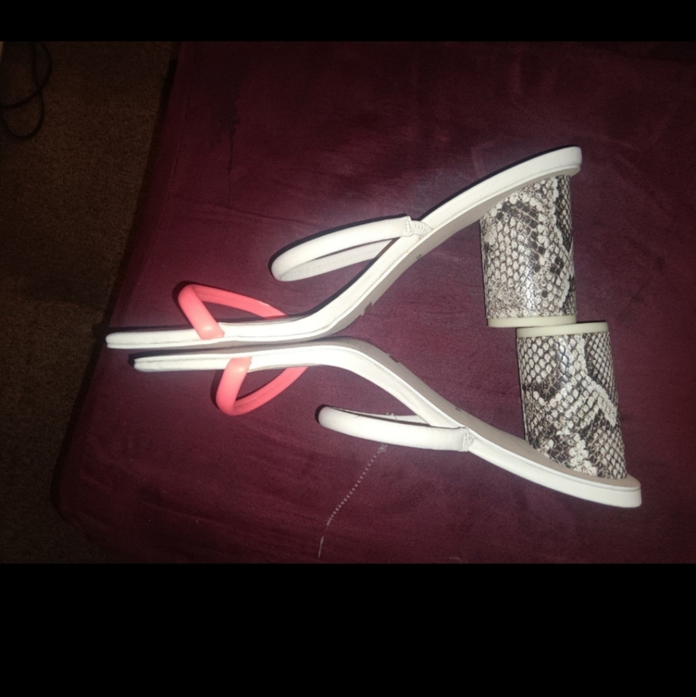 DOLCE VITA Noles Strappy Snakeskin Sandals - Picture 6 of 8